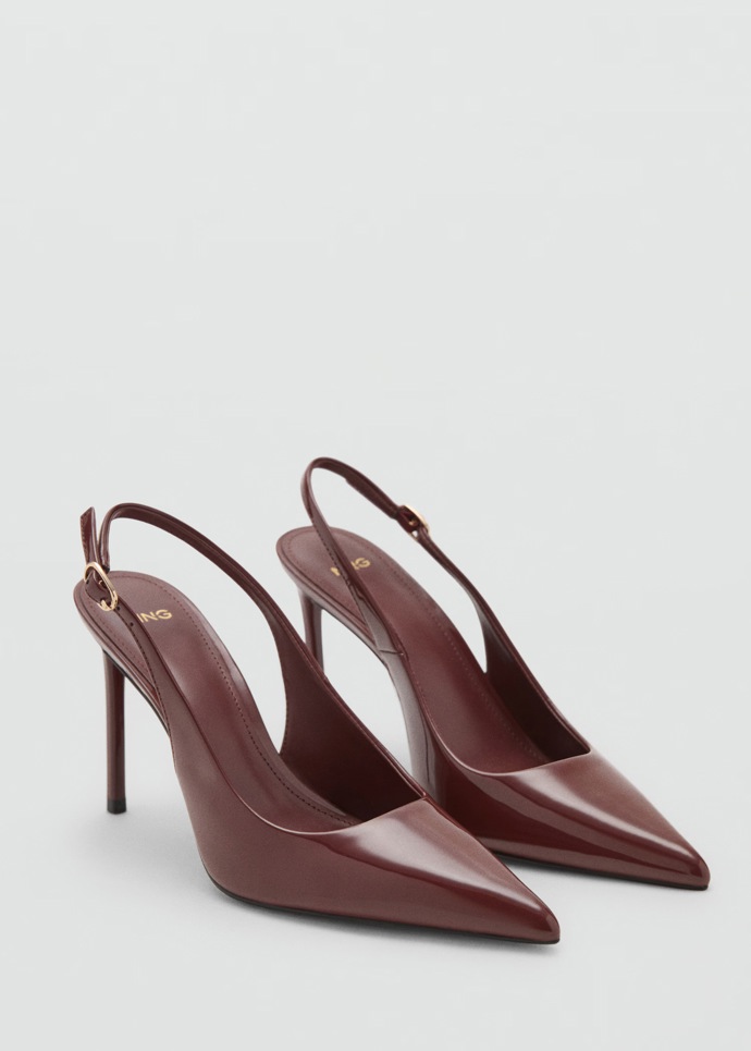 Na společenské události se hodí mít doma elegantní lodičky. Mango, 999 Kč