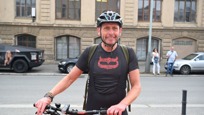 FOTO: Jan Tuna přijel na kole.