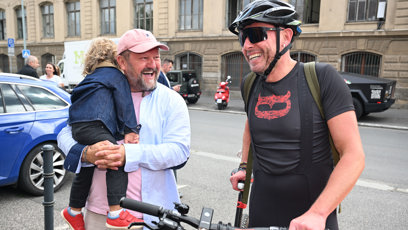 FOTO: Jan Tuna dorazil na kole.