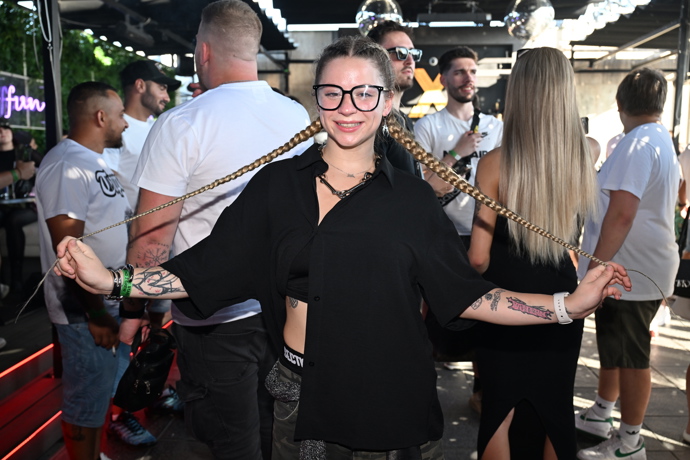 Dominika Elischerová alias Mína.