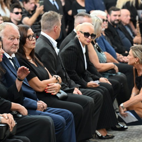 Luděk Sobota na pohřbu Jiřího Krampola.