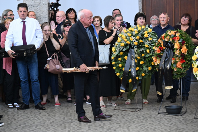 Felix Slováček sotva zadržoval slzy.