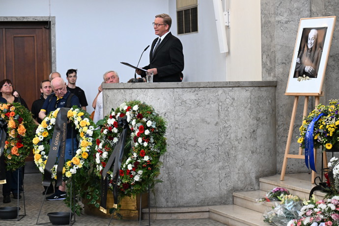 Moderátor Aleš Cibulka měl řeč.