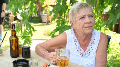 FOTO: Jaroslava Obermaierová s pivečkem.