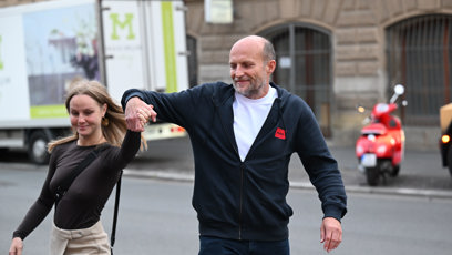 FOTO: Jiří Ployhar dorazil na akci Primy s mladou partnerkou.