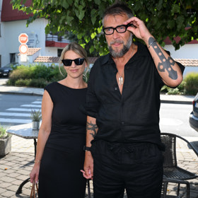 Bořek Slezáček dorazil na letní party Divadla Broadway.