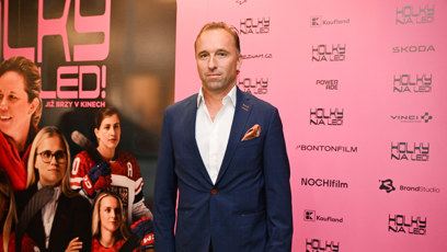 FOTO: Milan Hnilička na premiéře filmu Holky na led.