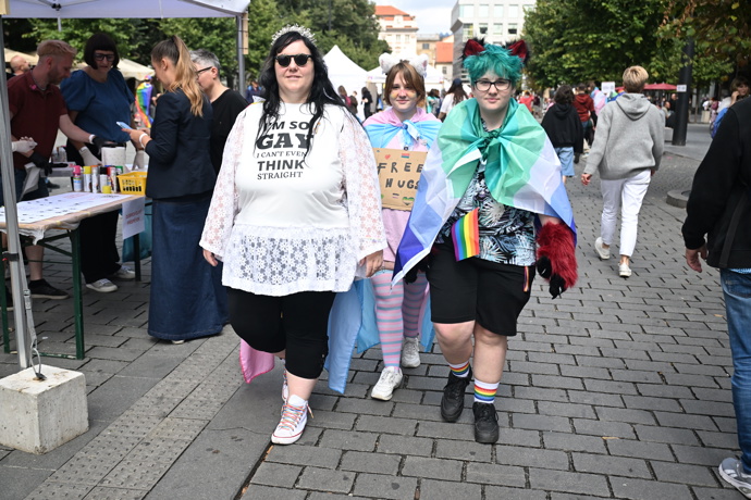 Prague Pride 2025 byl plný rozmanitých oblečků. 