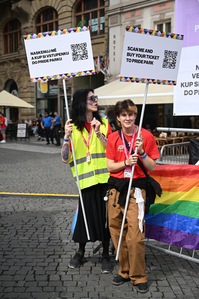 Prague Pride 2025 byl plný rozmanitých oblečků. 