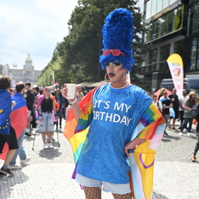 Prague Pride 2025 byl plný rozmanitých oblečků. 