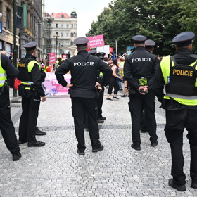 Stejně jako v minulých letech i na letošní Prague Pride dohlíží policie.