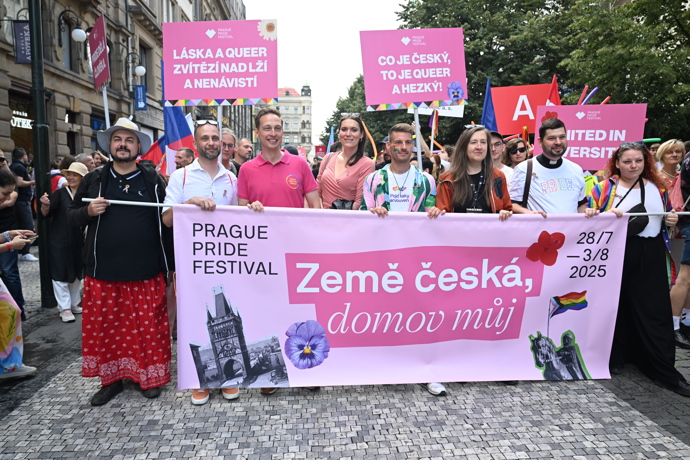 Prague Pride 2025 byl plný rozmanitých oblečků. 