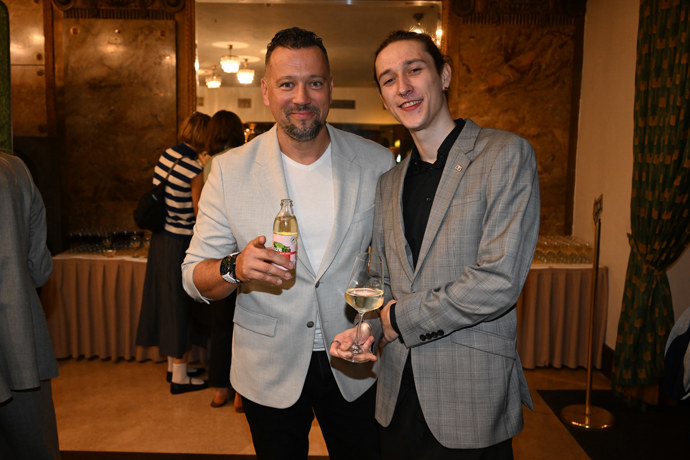 Michal Kavalčík se synem na premiéře filmu Pod parou.