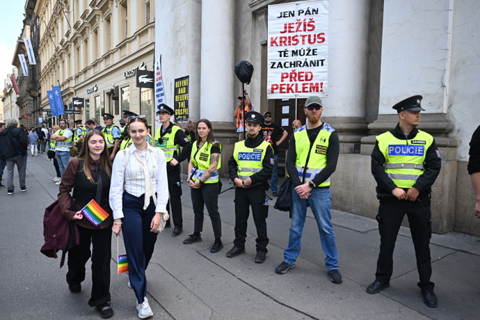 Prague Pride 2025 byl plný rozmanitých oblečků. 