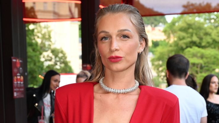 Veronika Kašáková zvolila šperky KLENOTA