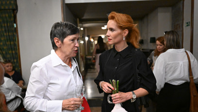FOTO: Hana Vagnerová dostala květinu.