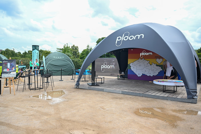 Lounge Ploom na Prague Pride.