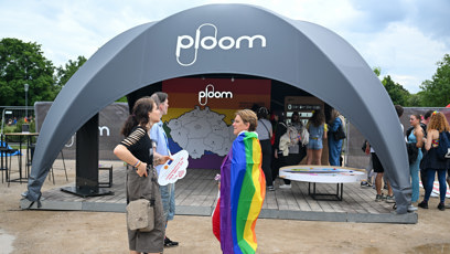 FOTO: Ploom dlouhodobě podporuje Pražský Pride