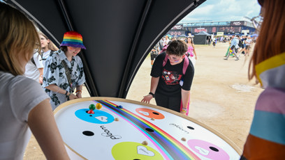 FOTO: Redakce eXtra.cz vyzpovídala návštěvníky Prague Pride.