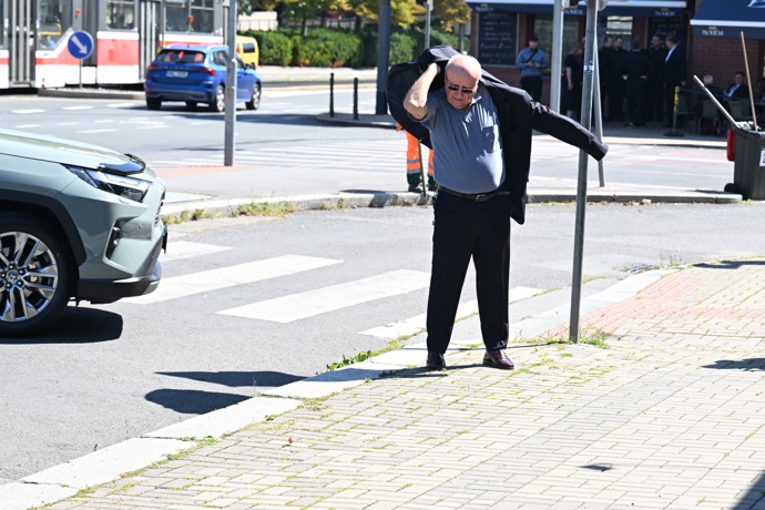 Felix Slováček po příjezdu. 