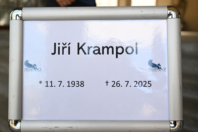 Pohřeb Jiřího Krampola. 