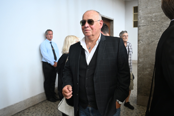 Poslední rozloučení s Jiřím Krampolem ve strašnickém krematoriu.
