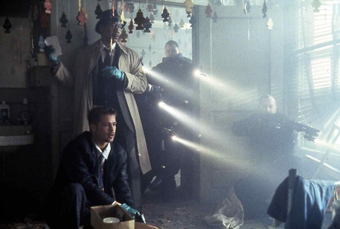 Aby mohl být film vysílán britskou BBC, musel projít velkou úpravou. Bylo potřeba ho "zjemnit".