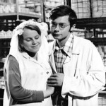 Takhle probíhala svatba mladých manželů ve slavném filmu ze 70. let Holky z porcelánu.