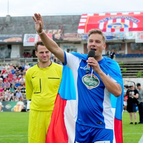 Rozlučka Petra Švancary v roce 2015 a další dokonale upravený účes.