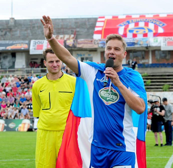 Rozlučka Petra Švancary v roce 2015 a další dokonale upravený účes.