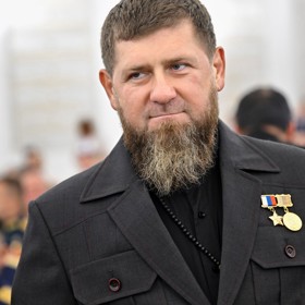 Čečenský vůdce Ramzan Kadyrov nyní vypadá dost pohuble. 