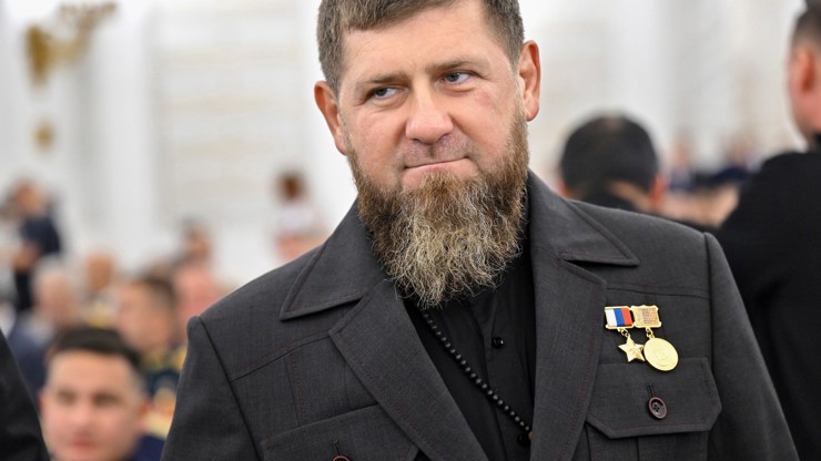 Čečenský vůdce Ramzan Kadyrov je častým terčem nejrůznějších spekulací. Nyní se opět hovoří o jeho údajném špatném zdravotním stavu.