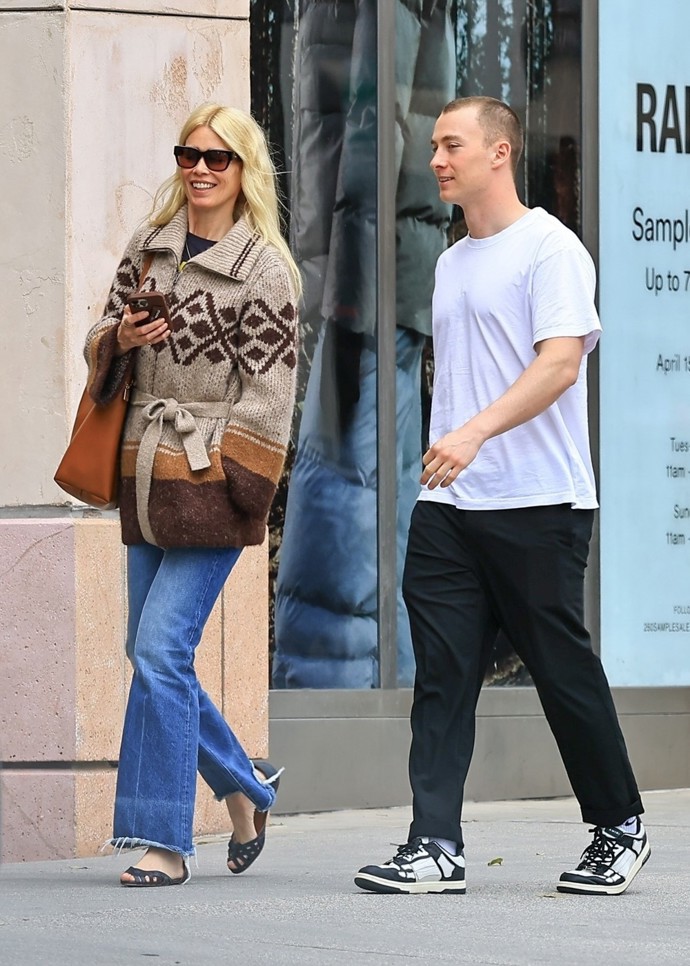 Claudia Schiffer vypadá pořád skvěle.