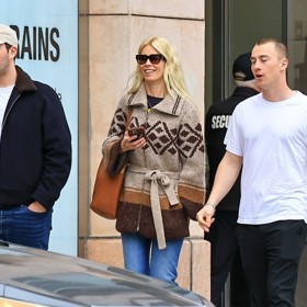 Claudia Schiffer vypadá i v 55 letech perfektně.
