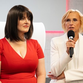 Jana Maláčová s Kateřinou Konečnou na tiskové konferenci Stačilo!