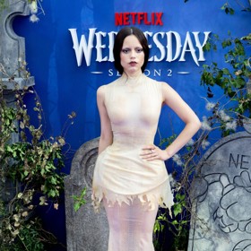 Jenna Ortega je hlavní tvář seriálu Wednesday.