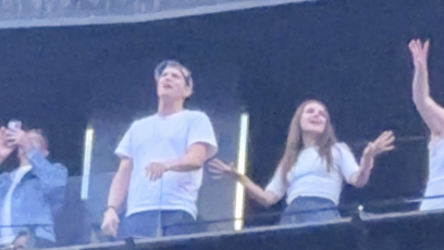 FOTO: Ashton Kutcher a Mila Kunis měli sladěné outfity.