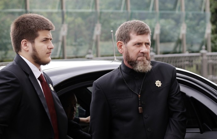 Čečenský vůdce Ramzan Kadyrov se svým synem Adamem.