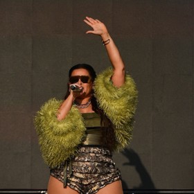 Nelly Furtado ukázala svou novou silnější postavu.