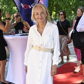 Veronika Žilková a její krásně sladěný outfit, který se hodí i do babího léta.