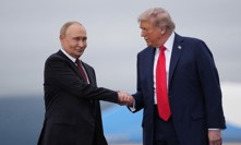 Obří Trumpův trapas: Prezident neuhlídal mikrofon a prásknul, co si skutečně myslí o Putinovi 