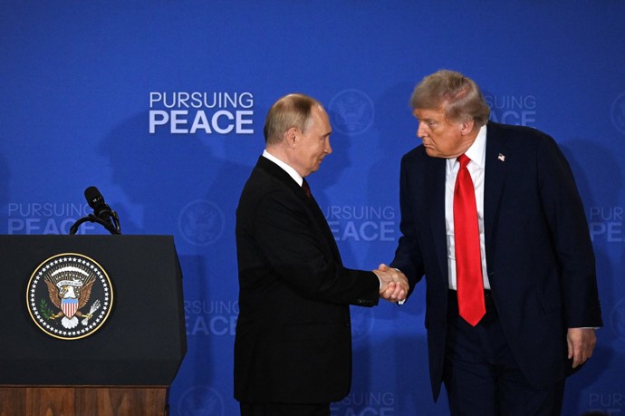Jednání mezi Trumpem a Putinem na Aljašce skončilo po necelých třech hodinách.