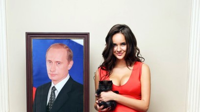 FOTO: Alisa Kharcheva s podobiznou Putina.