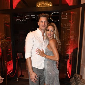 Tereza Barošová a Filip Neusser na otvíračce restaurace v Brně.