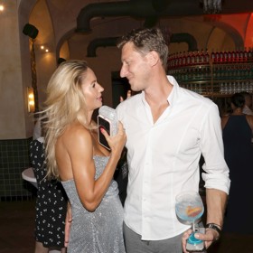 Tereza Barošová a Filip Neusser na otvíračce restaurace v Brně.