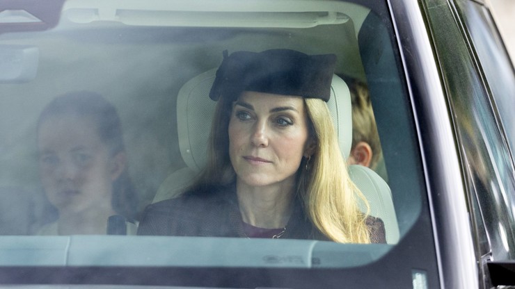 Kate Middleton je nyní plavovláska.
