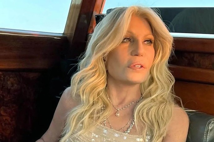 Donatella Versace vypadá nyní mnohem lépe.