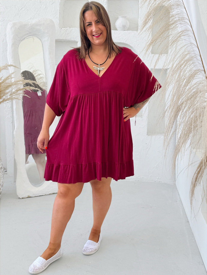 Vyhněte se volnějším střihům šatů, které postavě nedávají žádný tvar. Šaty Brigitte Fashion, 345 Kč