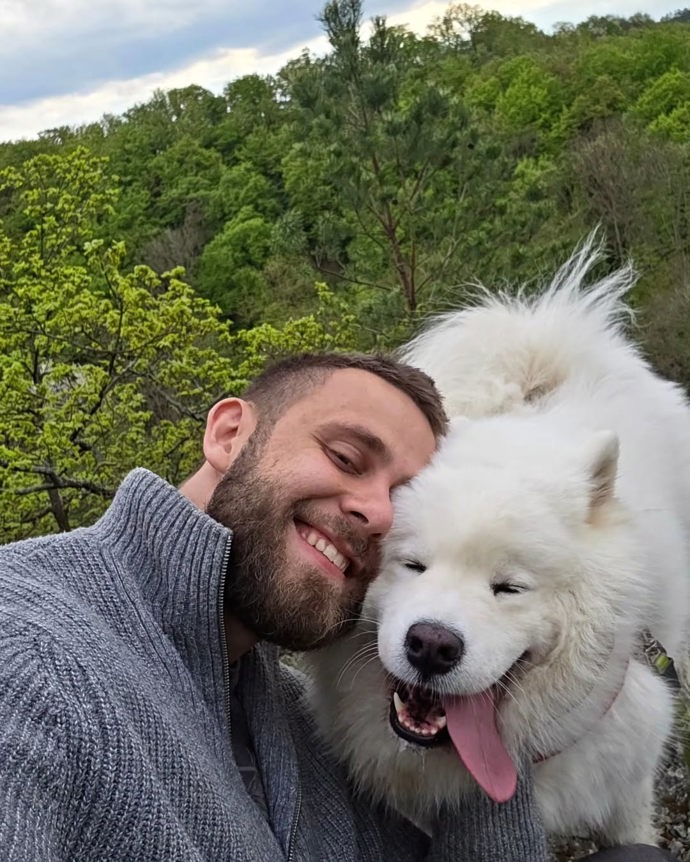 Vincent Navrátil se svým psím miláčkem.