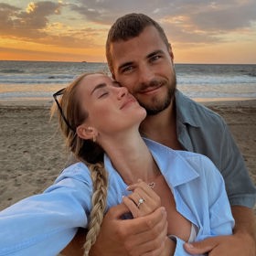 Johana Fabišíková se zasnoubila.